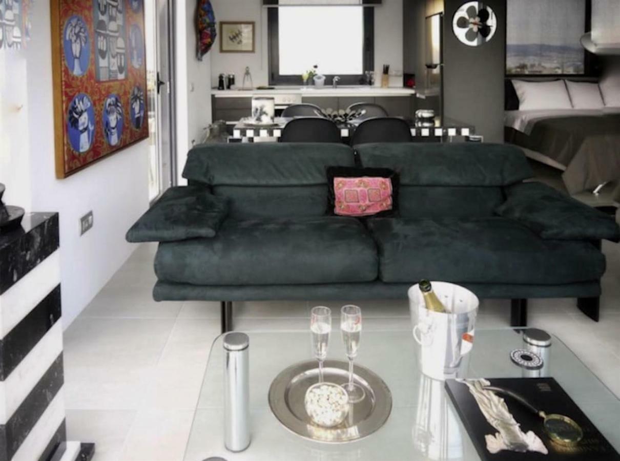 Appartamento Stylish Penthouse With Acropolis And 360 View Atene Esterno foto