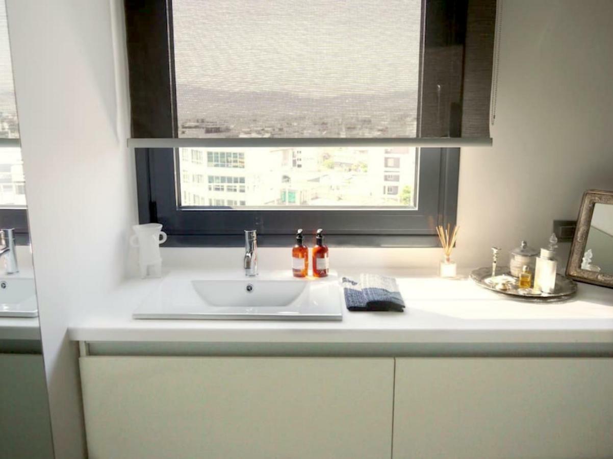 Appartamento Stylish Penthouse With Acropolis And 360 View Atene Esterno foto