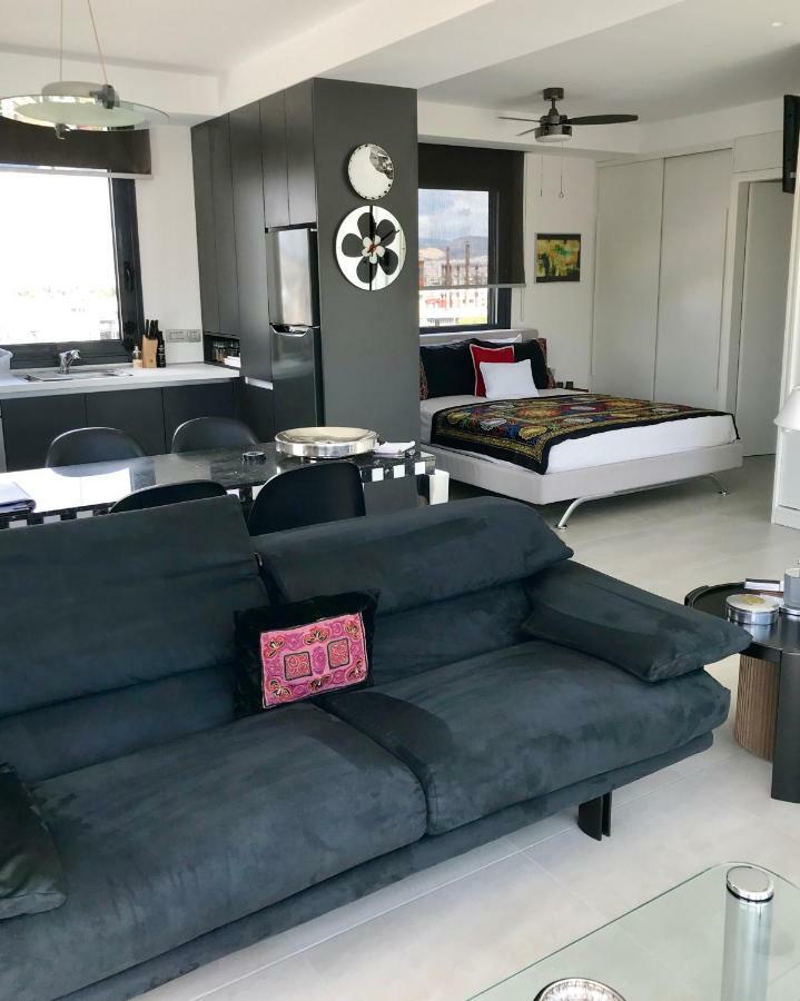 Appartamento Stylish Penthouse With Acropolis And 360 View Atene Esterno foto