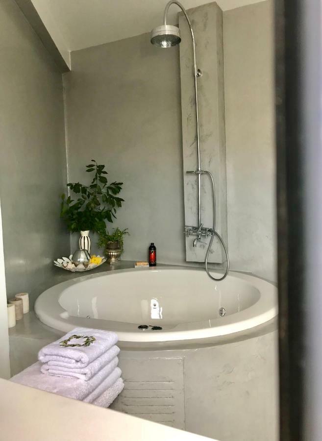 Appartamento Stylish Penthouse With Acropolis And 360 View Atene Esterno foto